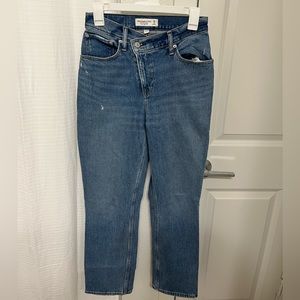 Abercrombie Ultra High Rise “The 90s Straight” Jean - CURVE LOVE